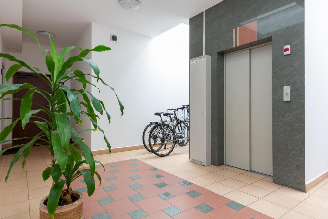 Apartments Chelmonskiego Warsaw Ursus By Noclegi Renters 外观 照片